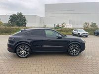 Neu Porsche Cayenne Coupe 354 PS (260 kW) 2026 Chromitschwarz metallic SUV