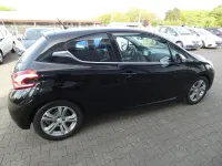 Gebraucht Peugeot 208 Allure 120 PS (88 kW) 2013 Schwarz Kleinwagen