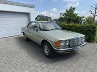 Gebraucht Mercedes 230 136 PS (100 kW) 1983 Beige Coupé