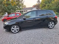 Gebraucht Mercedes B180 122 PS (89 kW) 2014 Schwarz Kleinwagen
