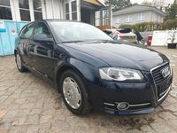 Gebraucht Audi A3 Attraction 125 PS (91 kW) 2011 Blau Kleinwagen