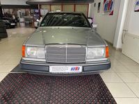 Używany Mercedes E220 150 KM (110 kW) 1993 Szary Coupe