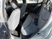 Gebraucht Toyota Yaris 68 PS (50 kW) 2001 Silber Kleinwagen