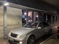 Gebraucht Mercedes E220 150 PS (110 kW) 2005 Silber Limousine