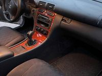 Gebraucht Mercedes C180 Classic 143 PS (105 kW) 2002 Silber Limousine