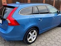 Gebraucht Volvo V60 190 PS (139 kW) 2016 Blau Kombi