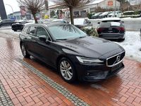 Gebraucht Volvo V60 Momentum 163 PS (119 kW) 2020 Schwarz Kombi