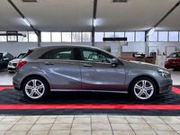 Gebraucht Mercedes A180 122 PS (89 kW) 2014 Grau Limousine