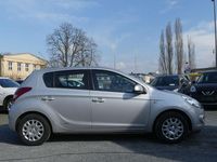 Gebraucht Hyundai i20 Edition 77 PS (56 kW) 2011 Silber Limousine
