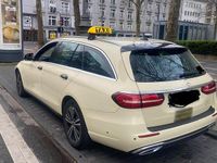 Gebraucht Mercedes E220 200 PS (147 kW) 2023 Schwarz Kombi