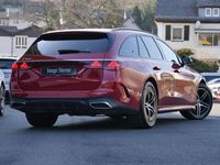 Gebraucht Mercedes E300 AMG 204 PS (150 kW) 2023 Manufaktur lack manufaktur hyazinthrot metallic Kombi