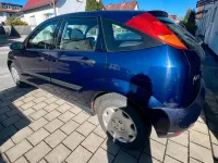 Gebraucht Ford Focus 75 PS (55 kW) 1999 Blau Limousine