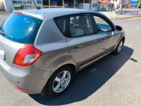 Gebraucht Kia Ceed Attract 105 PS (77 kW) 2011 Grau Kleinwagen