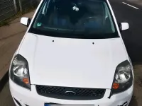 Gebraucht Ford Fiesta 70 PS (51 kW) 2007 Weiß Kleinwagen