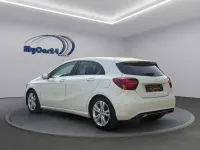 Gebraucht Mercedes A220 177 PS (130 kW) 2016 Calcitweiss/zirrusweiss Kleinwagen