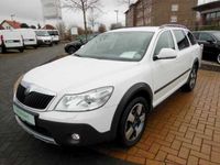 Gebraucht Skoda Octavia Scout 140 PS (102 kW) 2012 Weiß Kombi