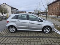 Gebraucht Mercedes B180 109 PS (80 kW) 2009 Silber Van / Kleinbus