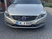 Gebraucht Volvo V60 Summum 181 PS (133 kW) 2015 Beige Kombi