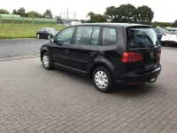 Gebraucht VW Touran Trendline 105 PS (77 kW) 2014 Schwarz Van / Kleinbus