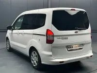 Gebraucht Ford Tourneo Courier Trend 101 PS (74 kW) 2019 Weiß Van / Kleinbus