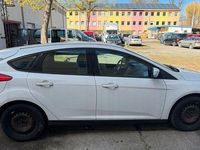 Gebraucht Ford Focus Trend 125 PS (91 kW) 2012 Weiß Limousine