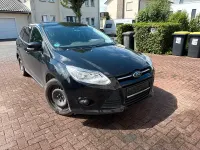 Gebraucht Ford Focus 105 PS (77 kW) 2011 Schwarz Kombi