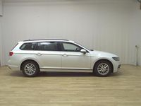 Gebraucht VW Passat 122 PS (89 kW) 2022 Pure white Kombi