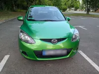 Używany Mazda 2 Independence 86 KM (63 kW) 2009 Zielony Hatchback