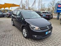 Gebraucht VW Touran Style 105 PS (77 kW) 2012 Schwarz Van / Kleinbus