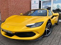 Gebraucht Ferrari 296 829 PS (609 kW) 2024 Gelb Cabrio