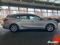 Gebraucht Ford Focus Cool & Connect 120 PS (88 kW) 2020 Silber Kombi