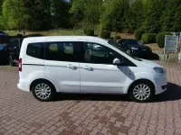 Gebraucht Ford Tourneo Courier 101 PS (74 kW) 2015 Weiß Van / Kleinbus