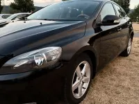 Gebraucht Volvo V40 Kinetic 120 PS (88 kW) 2014 Schwarz Kleinwagen