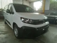 Neu Opel Combo Basis 131 PS (96 kW) 2026 Kaolin weiss Van / Kleinbus