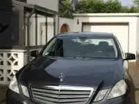 Gebraucht Mercedes E200 136 PS (100 kW) 2010 Grau Limousine