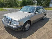 Gebraucht Mercedes E260 160 PS (117 kW) 1989 Gold Limousine