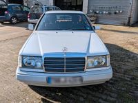 Gebraucht Mercedes 230 132 PS (97 kW) 1991 Weiß Coupé