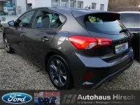 Używany Ford Focus ST-Line 120 KM (88 kW) 2020 Czarny Sedan/Limuzyna
