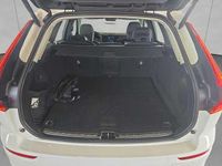 Gebraucht Volvo XC60 145 PS (106 kW) 2022 SUV