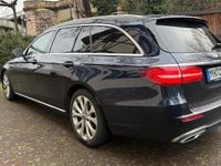 Gebraucht Mercedes E220 194 PS (142 kW) 2017 Blau Kombi