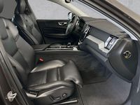 Gebraucht Volvo XC60 Plus 197 PS (144 kW) 2022 Grau SUV