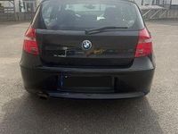 Gebraucht BMW 116 122 PS (89 kW) 2008 Schwarz Kleinwagen