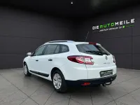 Gebraucht Renault Mégane GrandTour Expression 110 PS (80 kW) 2012 Weiß Kombi