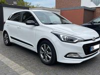 Gebraucht Hyundai i20 Passion Plus 84 PS (61 kW) 2018 Weiß Limousine