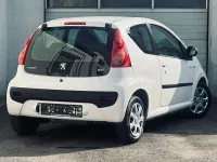 Gebraucht Peugeot 107 68 PS (50 kW) 2010 Weiß Kleinwagen