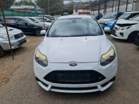 Gebraucht Ford Focus Sport 250 PS (183 kW) 2014 Weiß Limousine