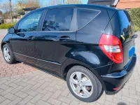 Używany Mercedes A160 95 KM (69 kW) 2011 Czarny Sedan/Limuzyna