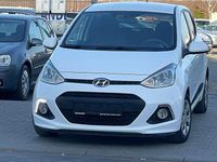Gebraucht Hyundai i10 67 PS (49 kW) 2016 Weiß Kleinwagen