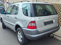 Gebraucht Mercedes ML320 218 PS (160 kW) 1999 Silber SUV