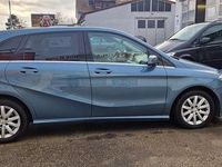 Gebraucht Mercedes B180 122 PS (89 kW) 2012 Grau metalic Van / Kleinbus